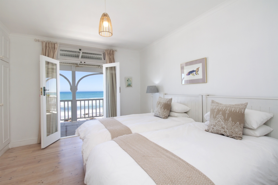 5 Bedroom Property for Sale in Misty Cliffs Western Cape